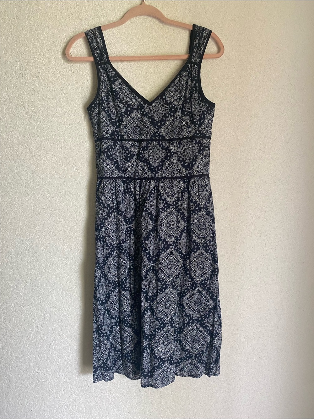 LOFT Paisley Bandana Medallion Midi Resort wear Feminine Fit and Flare Dress 6 - Picture 4 of 5